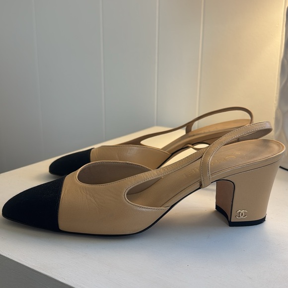 Chanel Tan and Black slingback pumps, 39.5 - Picture 4 of 7